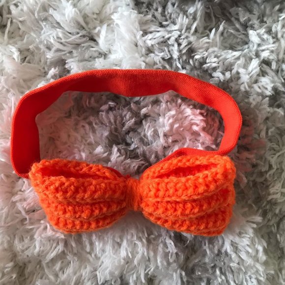 Orange crochet bow headband - Picture 3 of 5